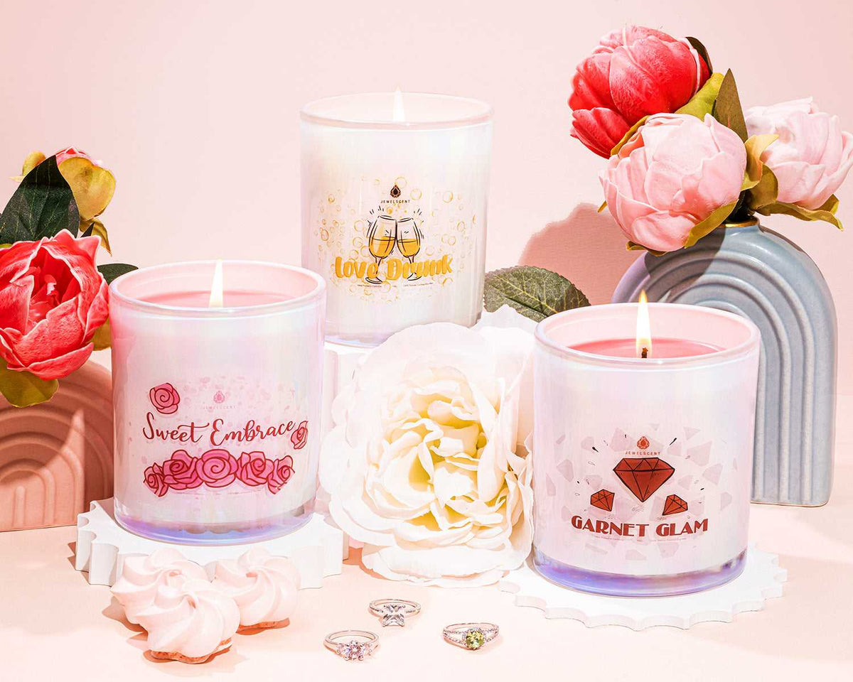 Sweet Embrace Iridescent 10oz Signature Jewelry Candle