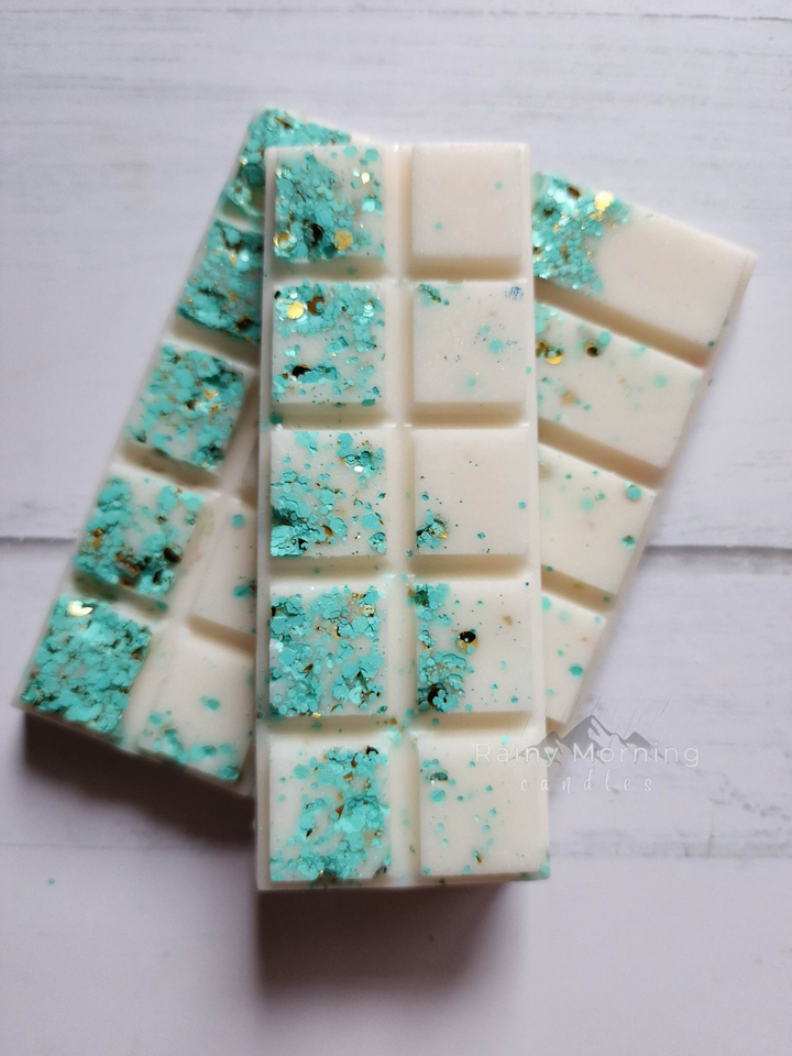 Saint Dolly | Wax Melts by Rainy Morning Candles