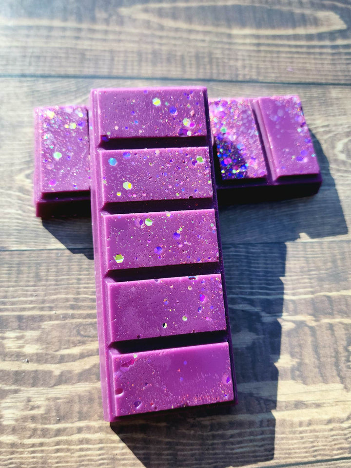 Bookworms Are Freaks! | Bookworms Wax Melts for Cozy Reading Atmosphere by Rainy Morning Candles